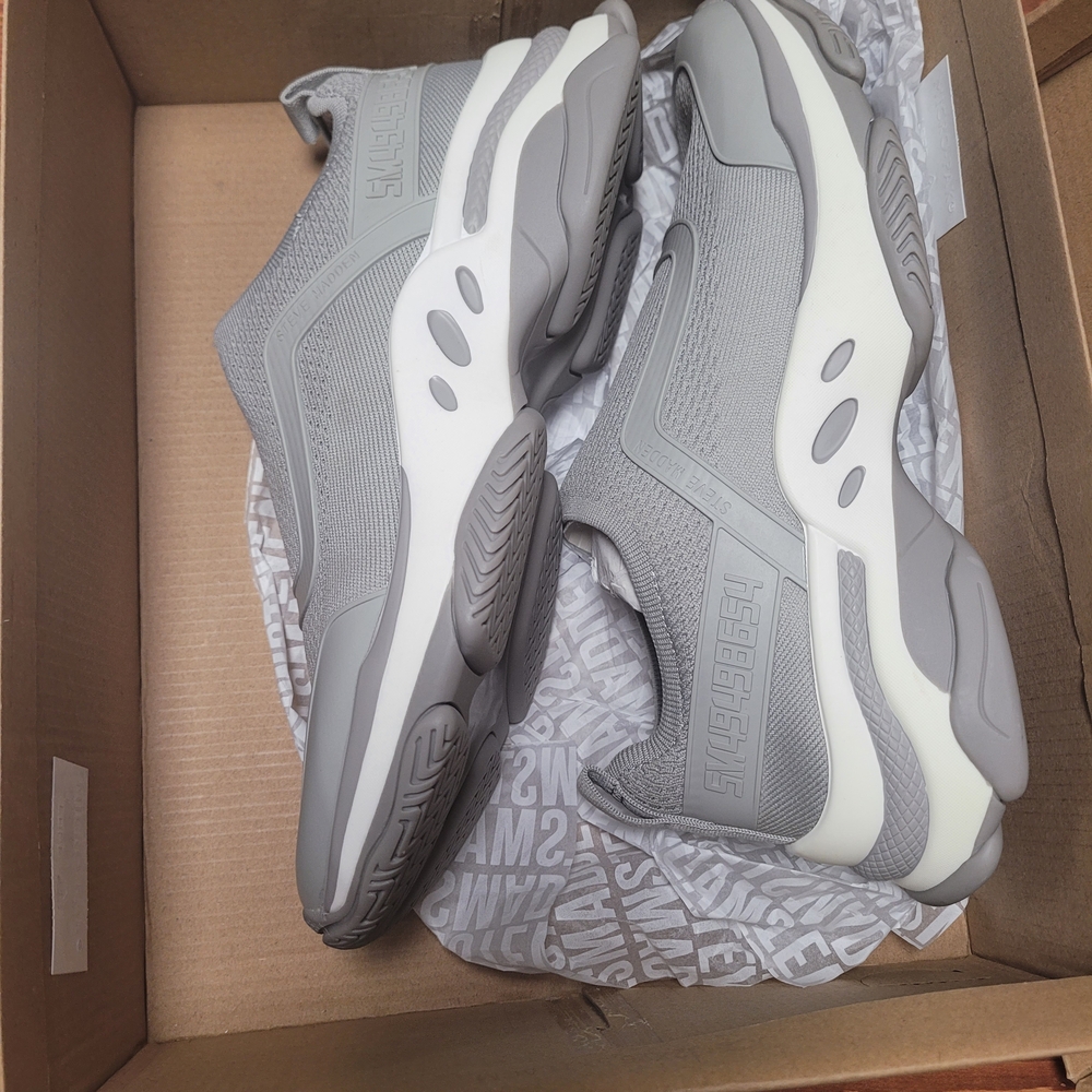 Steve Madden Mazus Grey Slip-On Sneakers